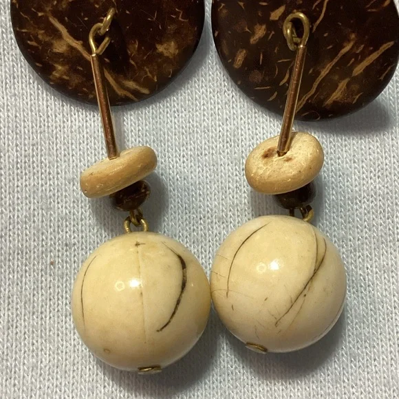 Dangle Earrings Bohemian Brown & Cream Wooden Button Style Vintage - Picture 7 of 10